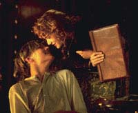 Jack (Leonardo DiCaprio) ja Rose (Kate Winslet) romantiikan pauloissa - (c) 1997 Twentieth Century Fox 