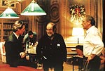 Tom Cruise, Stanley Kubrick & Sidney Pollack - (c) Warner Bros.