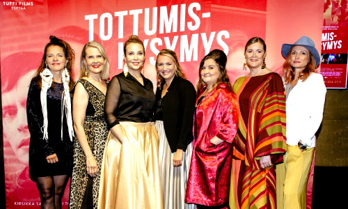 Tottumiskysymys-elokuvan ohjaajat